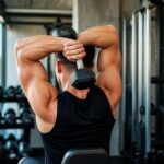 extension triceps derriere la tete